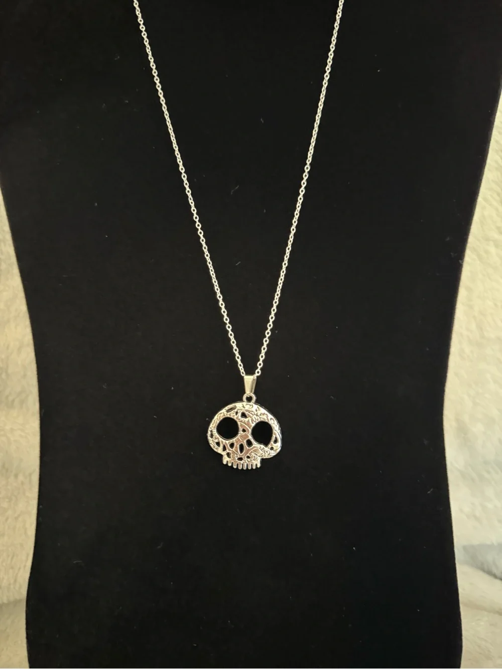 Silver Skull Pendant Necklace - Women Jewelry